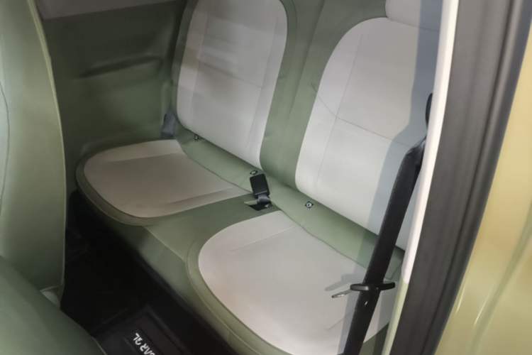 Used Geely Galaxy Panda 2025 210km Panda Rider Left Rear Seat