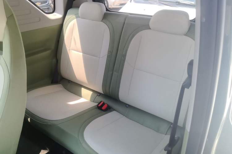 Used Geely Galaxy Panda 2025 210km Panda Rider Left Rear Seat