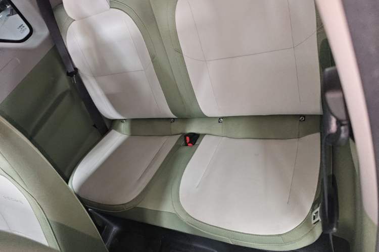 Used Geely Galaxy Panda 2025 210km Panda Rider Left Rear Seat