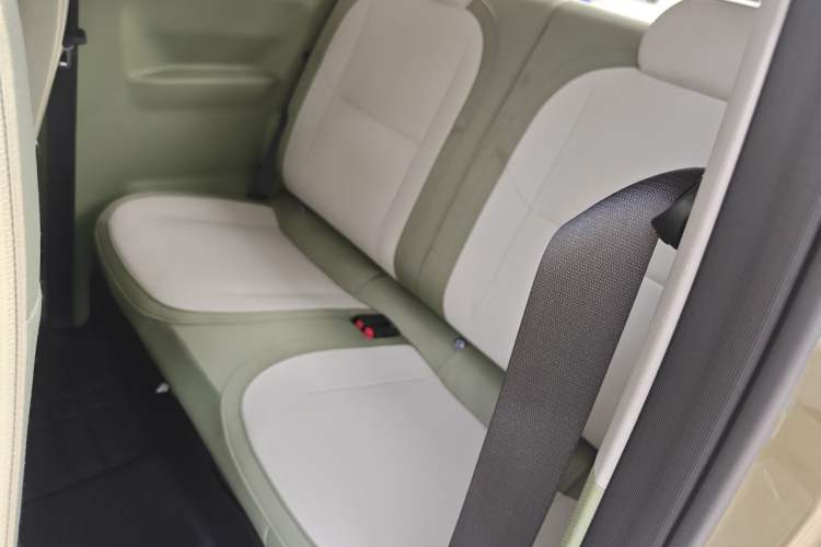 Used Geely Galaxy Panda 2025 210km Panda Rider Left Rear Seat