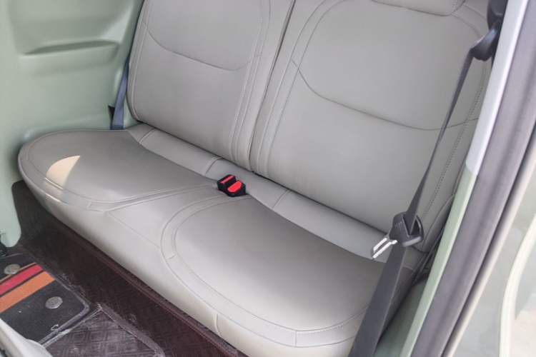 Used Geely Galaxy Panda 2025 210km Panda Rider Left Rear Seat