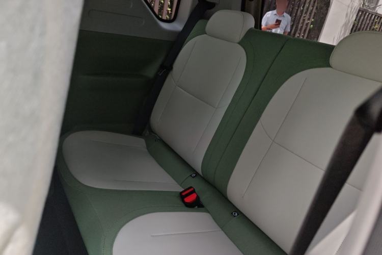 Used Geely Galaxy Panda 2025 210km Panda Rider Left Rear Seat