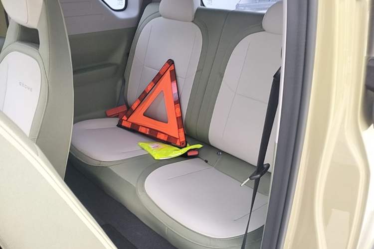 Used Geely Galaxy Panda 2025 210km Panda Rider Left Rear Seat