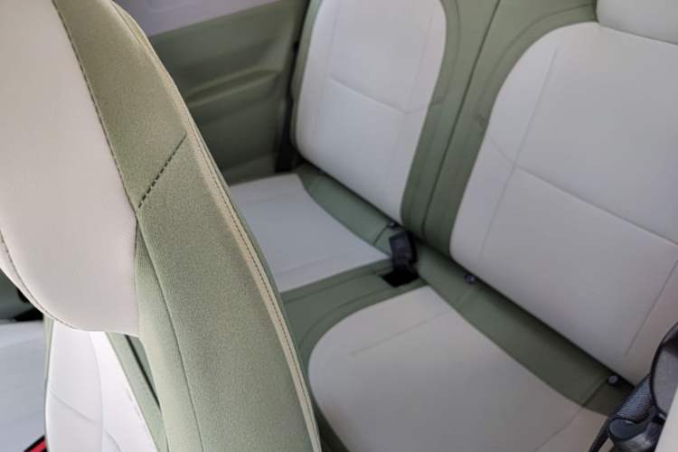 Used Geely Galaxy Panda 2025 210km Panda Rider Left Rear Seat