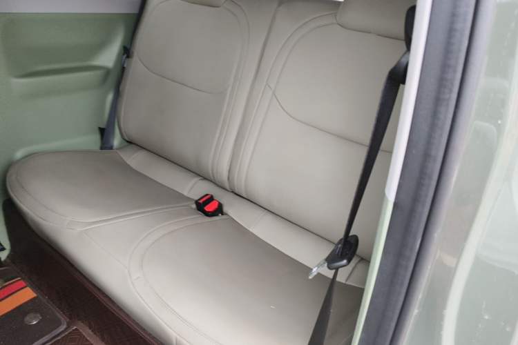Used Geely Galaxy Panda 2025 210km Panda Rider Left Rear Seat