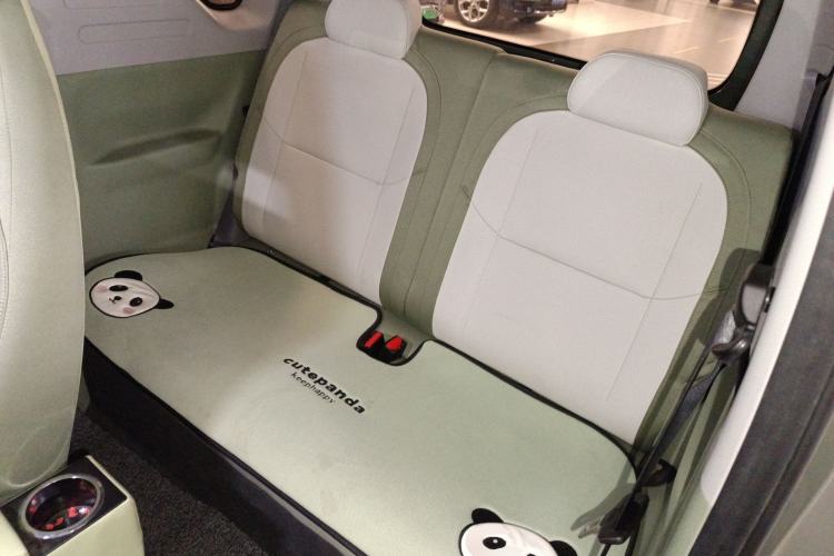 Used Geely Galaxy Panda 2025 210km Panda Rider Left Rear Seat