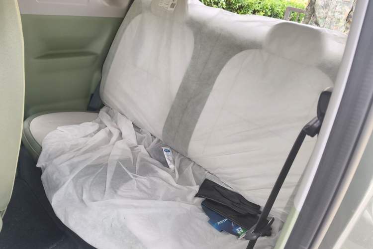 Used Geely Galaxy Panda 2025 210km Panda Rider Left Rear Seat