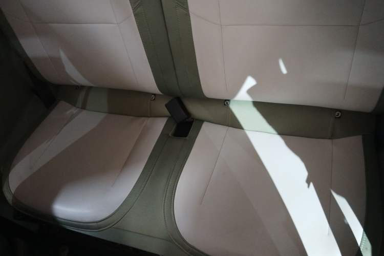 Used Geely Galaxy Panda 2025 210km Panda Rider Left Rear Seat