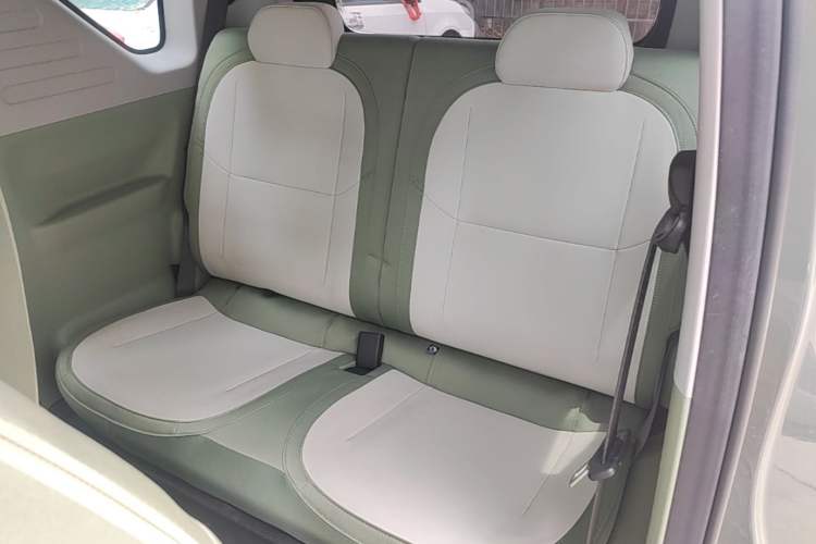 Used Geely Galaxy Panda 2025 210km Panda Rider Left Rear Seat