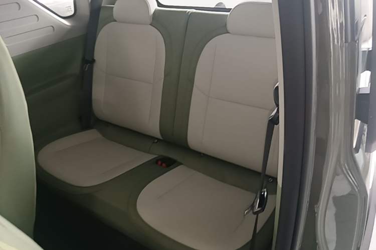 Used Geely Galaxy Panda 2025 210km Panda Rider Left Rear Seat