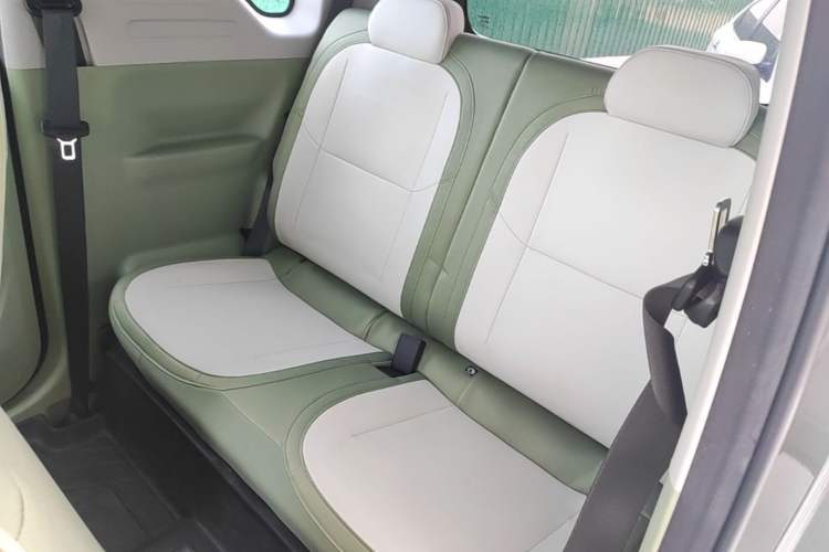 Used Geely Galaxy Panda 2025 210km Panda Rider Left Rear Seat