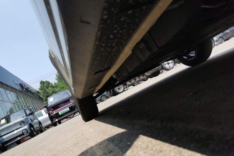 Used Geely Galaxy Panda 2025 210km Panda Rider Left Side Sill