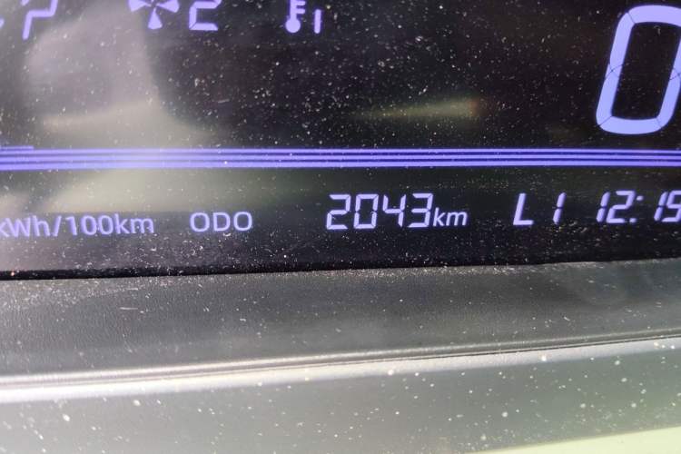 Used Geely Galaxy Panda 2025 210km Panda Rider Odometer Close Up