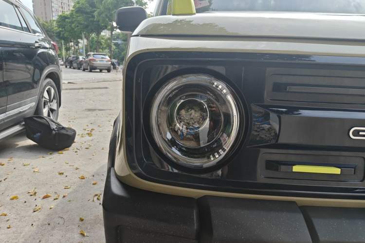 Used Geely Galaxy Panda 2025 210km Panda Rider Right Front Headlight
