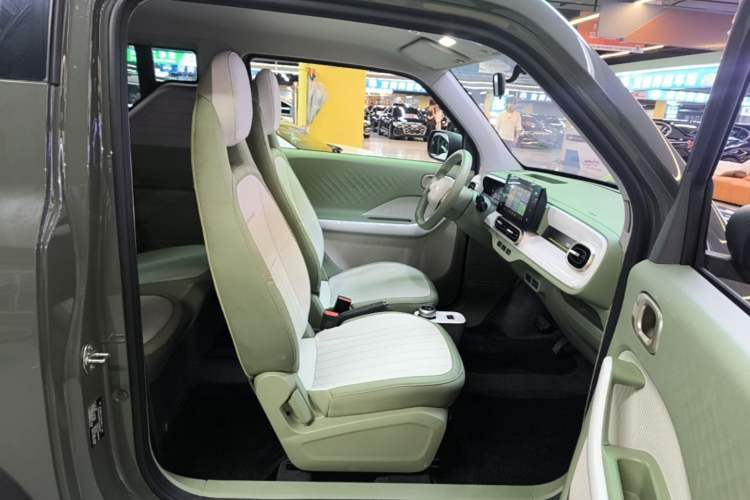 Used Geely Galaxy Panda 2025 210km Panda Rider Right Front Seat