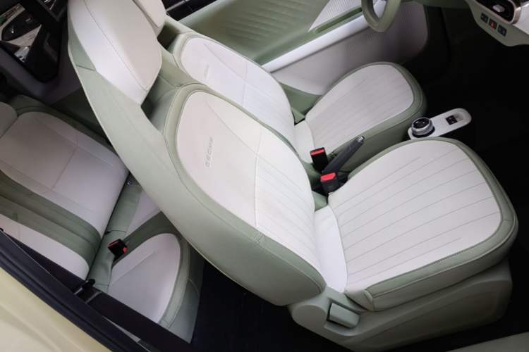 Used Geely Galaxy Panda 2025 210km Panda Kart Right Front Seat