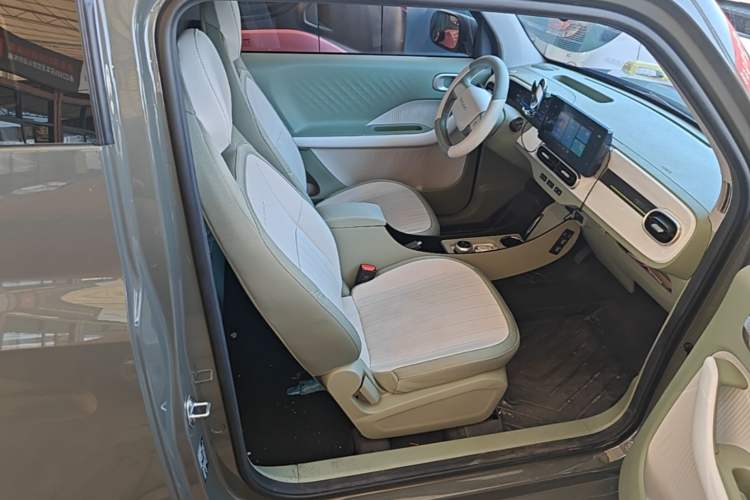 Used Geely Galaxy Panda 2025 210km Panda Rider Right Front Seat