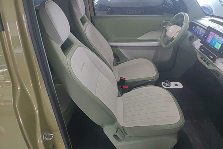 Used Geely Galaxy Panda 2025 210km Panda Rider Right Front Seat