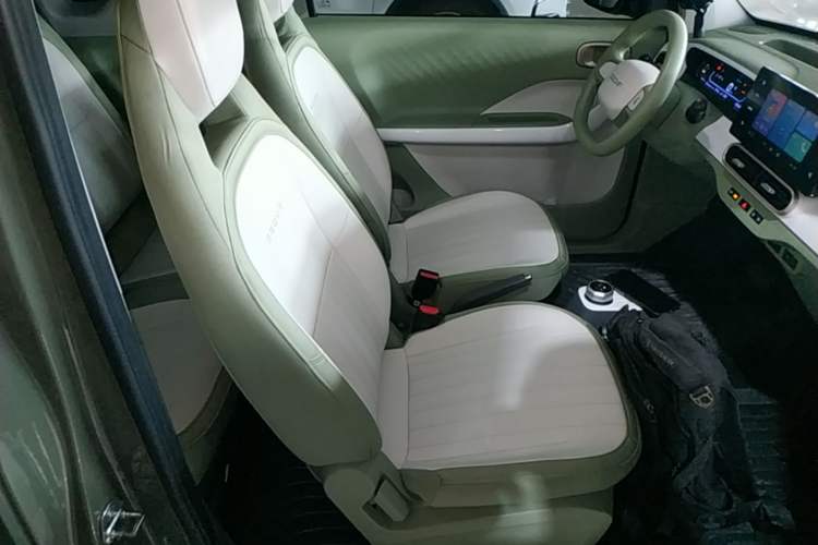 Used Geely Galaxy Panda 2025 210km Panda Rider Right Front Seat