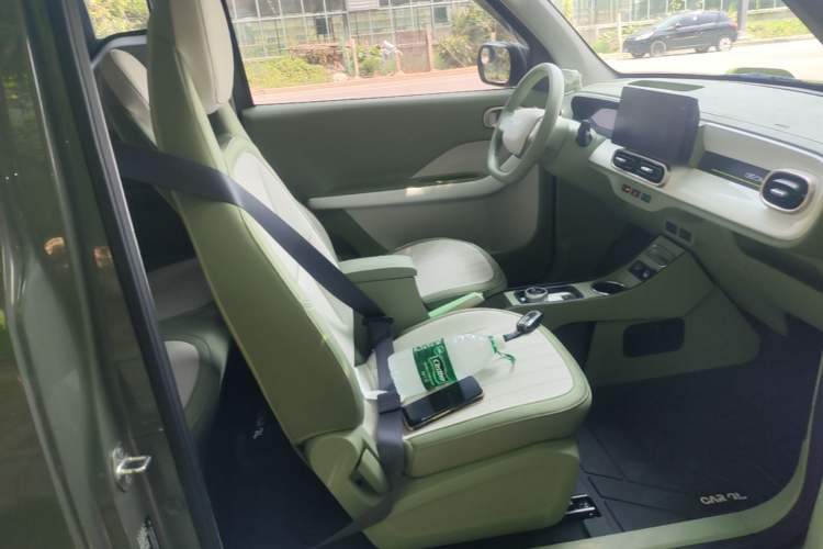 Used Geely Galaxy Panda 2025 210km Panda Rider Right Front Seat