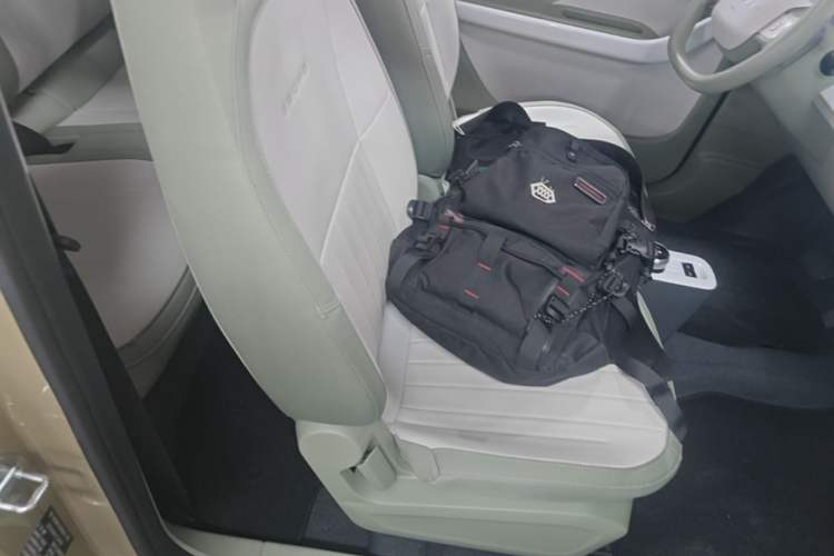 Used Geely Galaxy Panda 2025 210km Panda Rider Right Front Seat