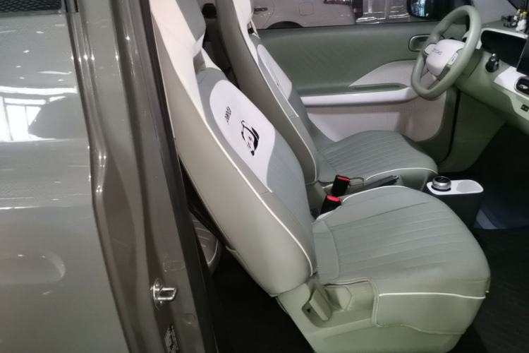 Used Geely Galaxy Panda 2025 210km Panda Rider Right Front Seat