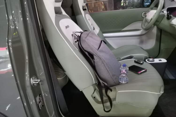 Used Geely Galaxy Panda 2025 210km Panda Rider Right Front Seat