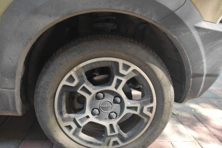 Used Geely Galaxy Panda 2025 210km Panda Rider Right Front Wheel Hub