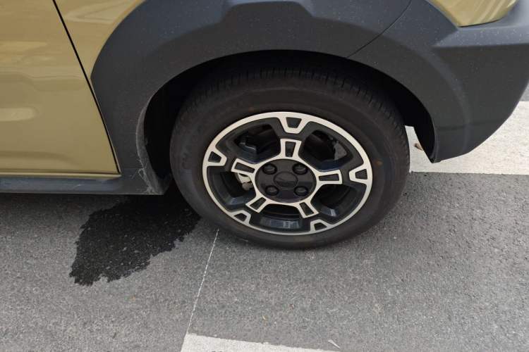 Used Geely Galaxy Panda 2025 210km Panda Rider Right Front Wheel Hub