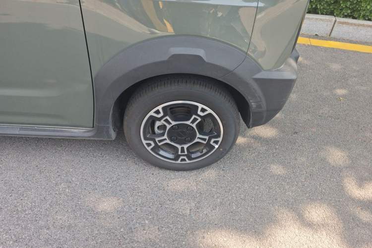 Used Geely Galaxy Panda 2025 210km Panda Rider Right Front Wheel Hub