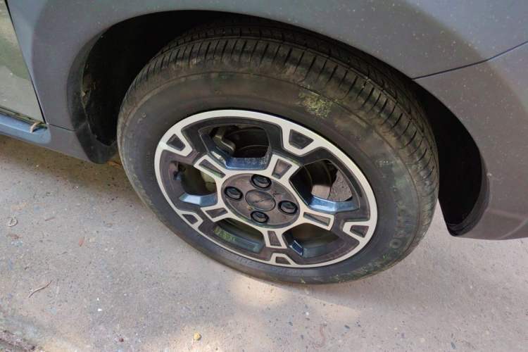 Used Geely Galaxy Panda 2025 210km Panda Rider Right Front Wheel Hub