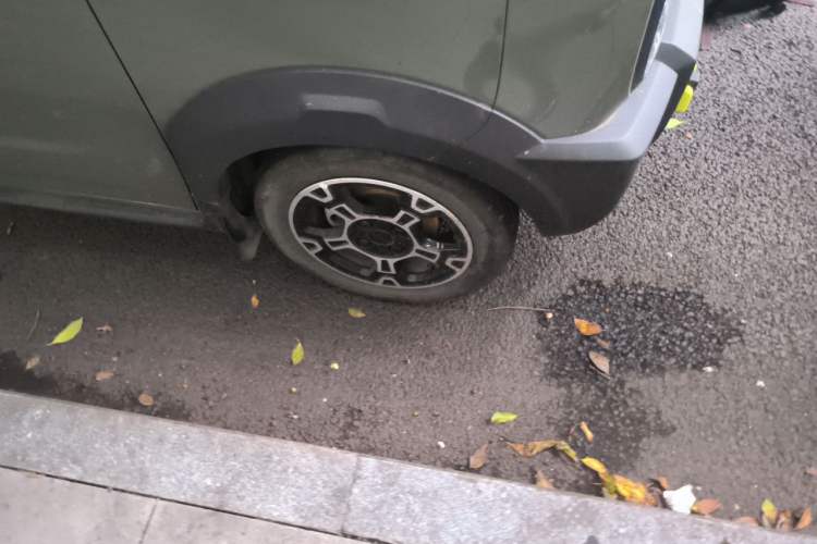 Used Geely Galaxy Panda 2025 210km Panda Rider Right Front Wheel Hub