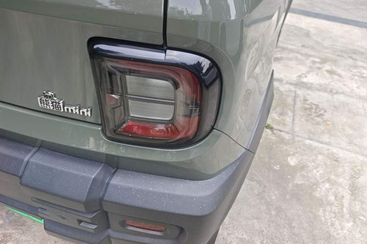 Used Geely Galaxy Panda 2025 210km Panda Rider Right Rear Taillight