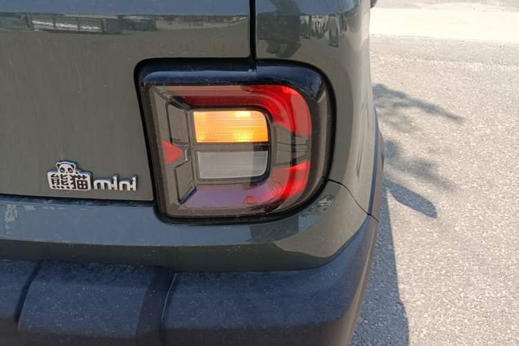 Used Geely Galaxy Panda 2025 210km Panda Rider Right Rear Taillight