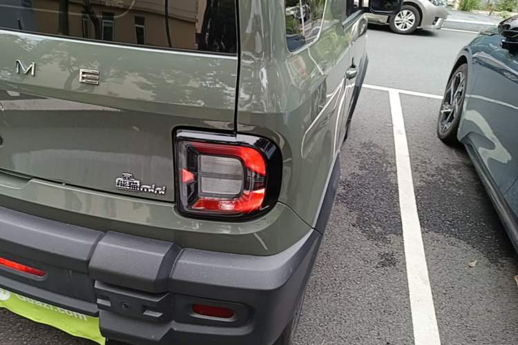 Used Geely Galaxy Panda 2025 210km Panda Rider Right Rear Taillight