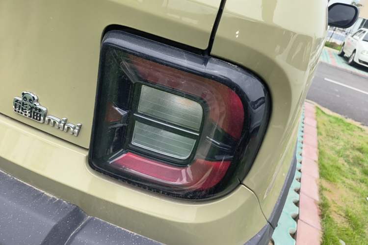 Used Geely Galaxy Panda 2025 210km Panda Rider Right Rear Taillight