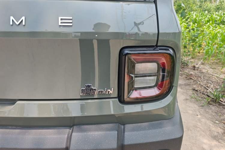 Used Geely Galaxy Panda 2025 210km Panda Rider Right Rear Taillight