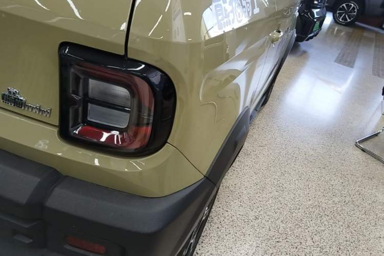 Used Geely Galaxy Panda 2025 210km Panda Rider Right Rear Taillight