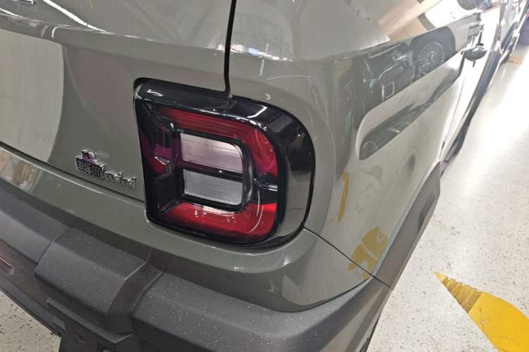 Used Geely Galaxy Panda 2025 210km Panda Rider Right Rear Taillight