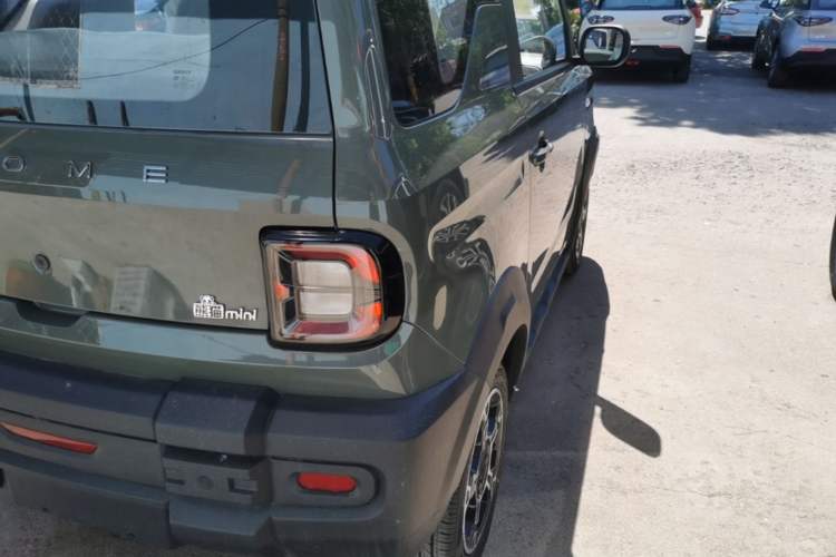 Used Geely Galaxy Panda 2025 210km Panda Rider Right Rear Taillight