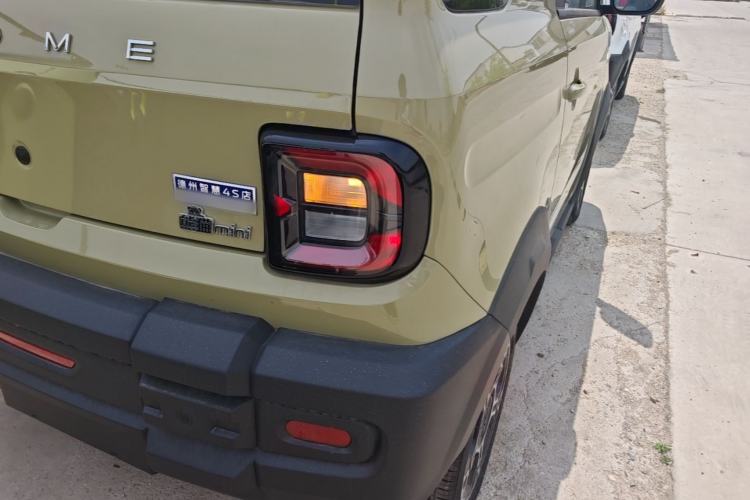Used Geely Galaxy Panda 2025 210km Panda Rider Right Rear Taillight