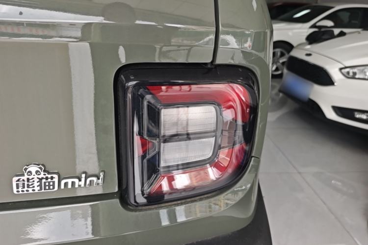 Used Geely Galaxy Panda 2025 210km Panda Rider Right Rear Taillight