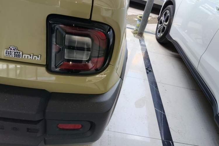 Used Geely Galaxy Panda 2025 210km Panda Kart Right Rear Taillight