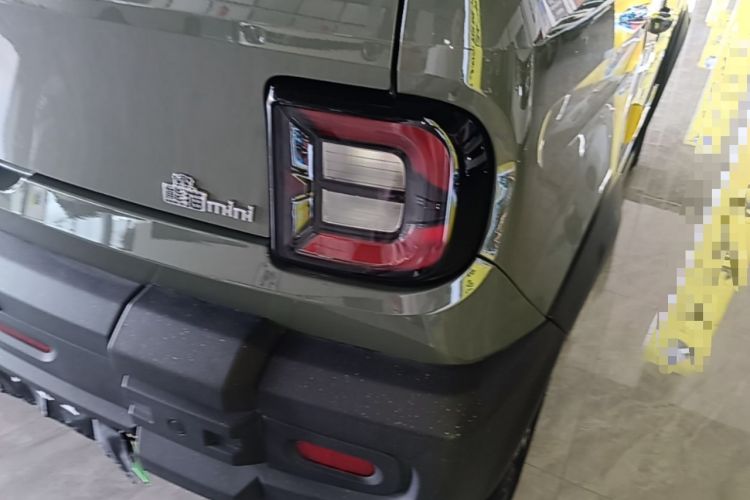Used Geely Galaxy Panda 2025 210km Panda Rider Right Rear Taillight