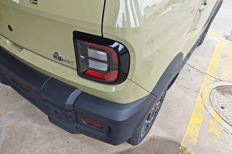 Used Geely Galaxy Panda 2025 210km Panda Rider Right Rear Taillight