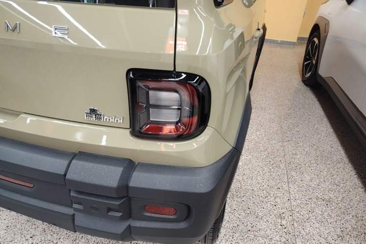 Used Geely Galaxy Panda 2025 210km Panda Rider Right Rear Taillight