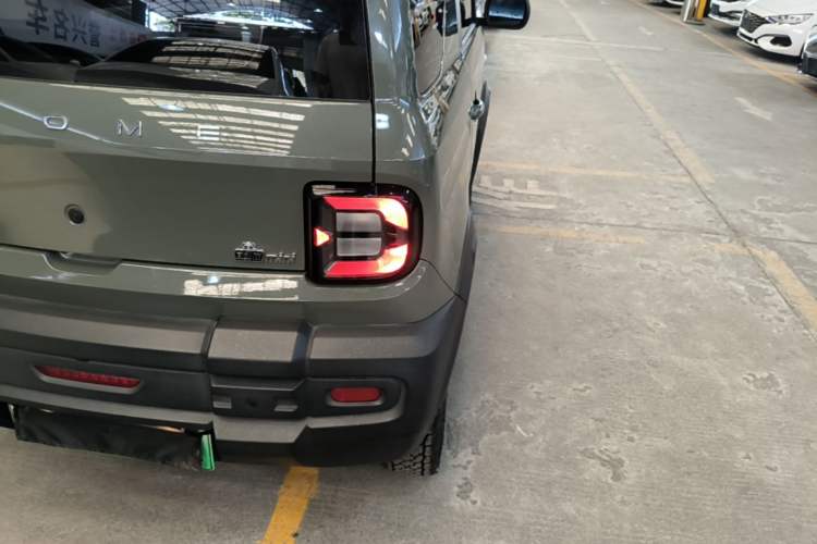 Used Geely Galaxy Panda 2025 210km Panda Rider Right Rear Taillight