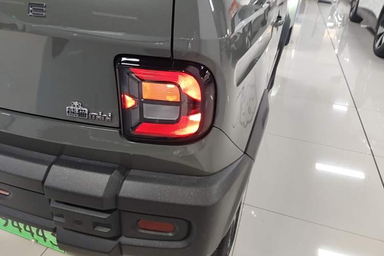 Used Geely Galaxy Panda 2025 210km Panda Rider Right Rear Taillight
