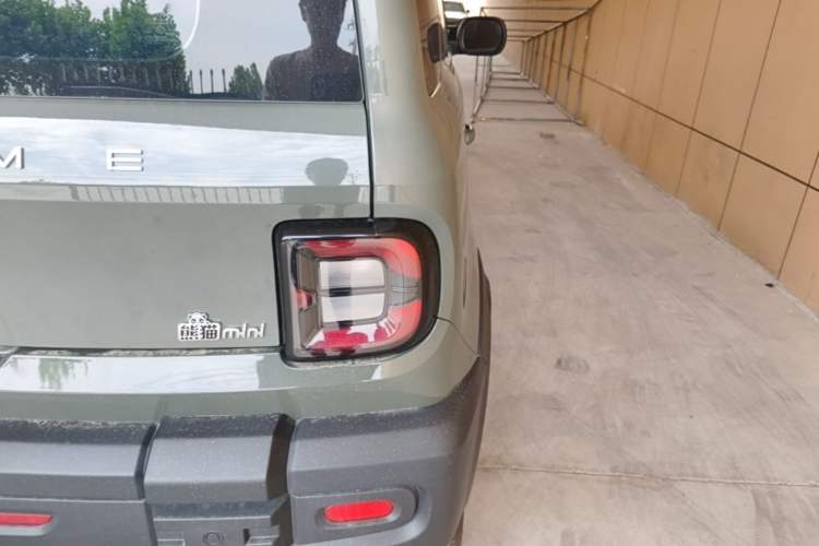Used Geely Galaxy Panda 2025 210km Panda Rider Right Rear Taillight