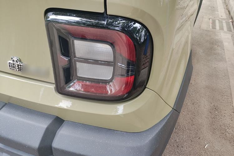 Used Geely Galaxy Panda 2025 210km Panda Rider Right Rear Taillight